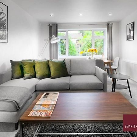 Sunninghill Village - 2 Bed - Parking And Garden Ascot  Dış mekan fotoğraf