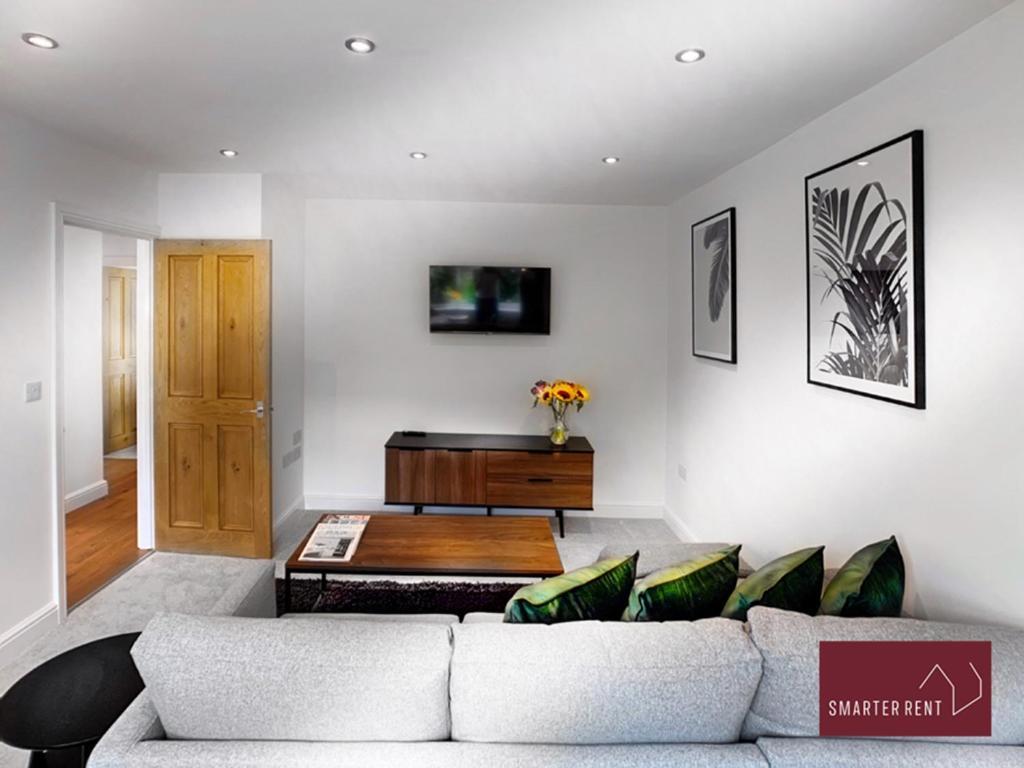 Sunninghill Village - 2 Bed - Parking And Garden Ascot  Dış mekan fotoğraf