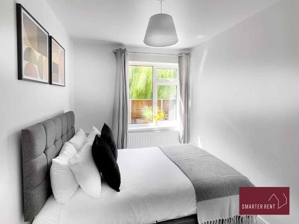 Sunninghill Village - 2 Bed - Parking And Garden Ascot  Dış mekan fotoğraf